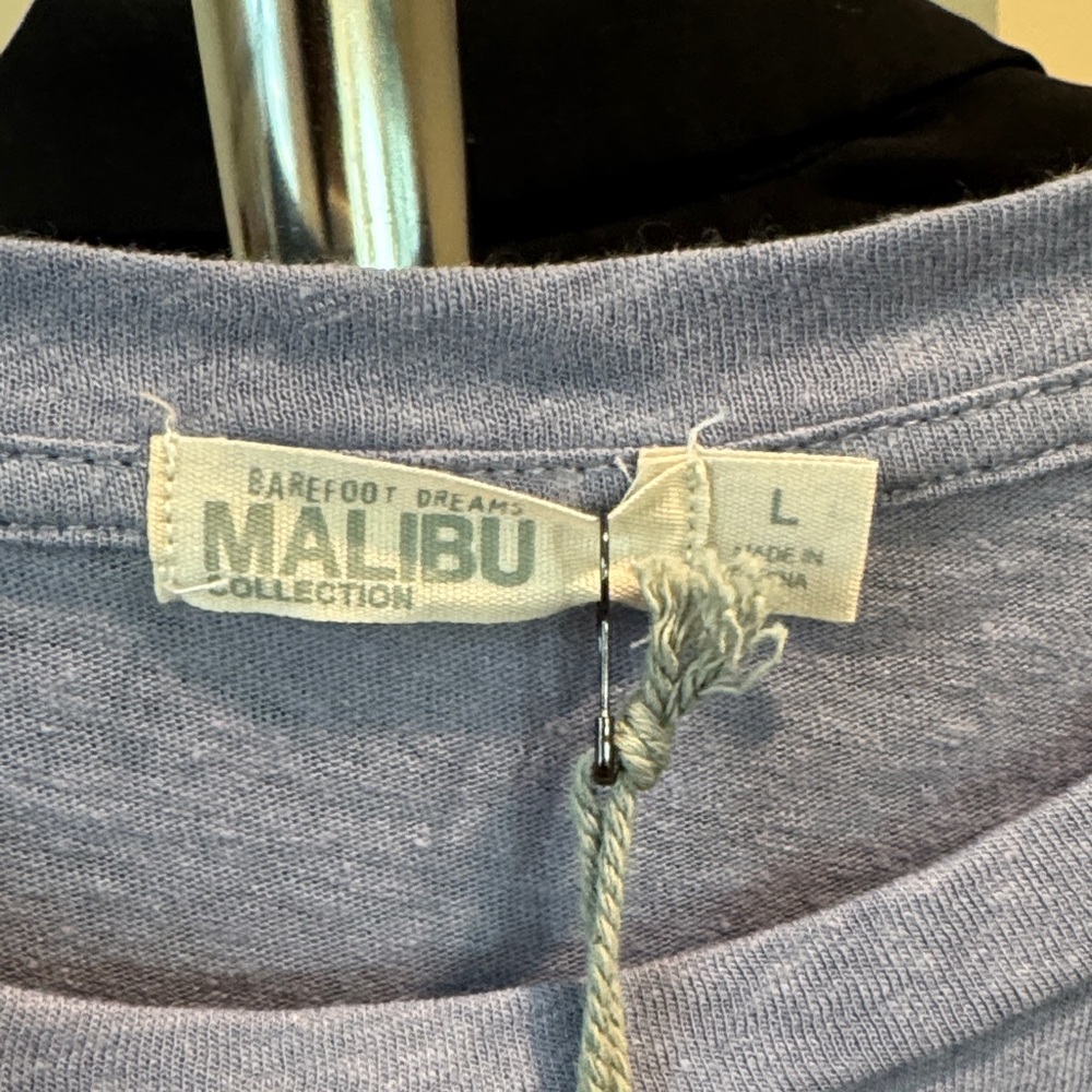 Women’s Barefoot Dreams Malibu Collection long sleeve tee. - Picture 3 of 4